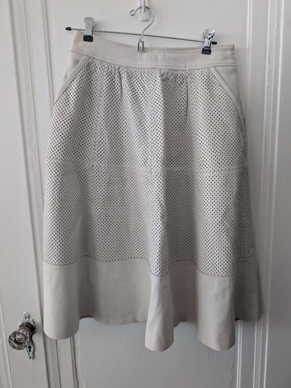 Rachel Zoe Soft Lamb Leather Full Skirt, White, Size 4. Has pockets!